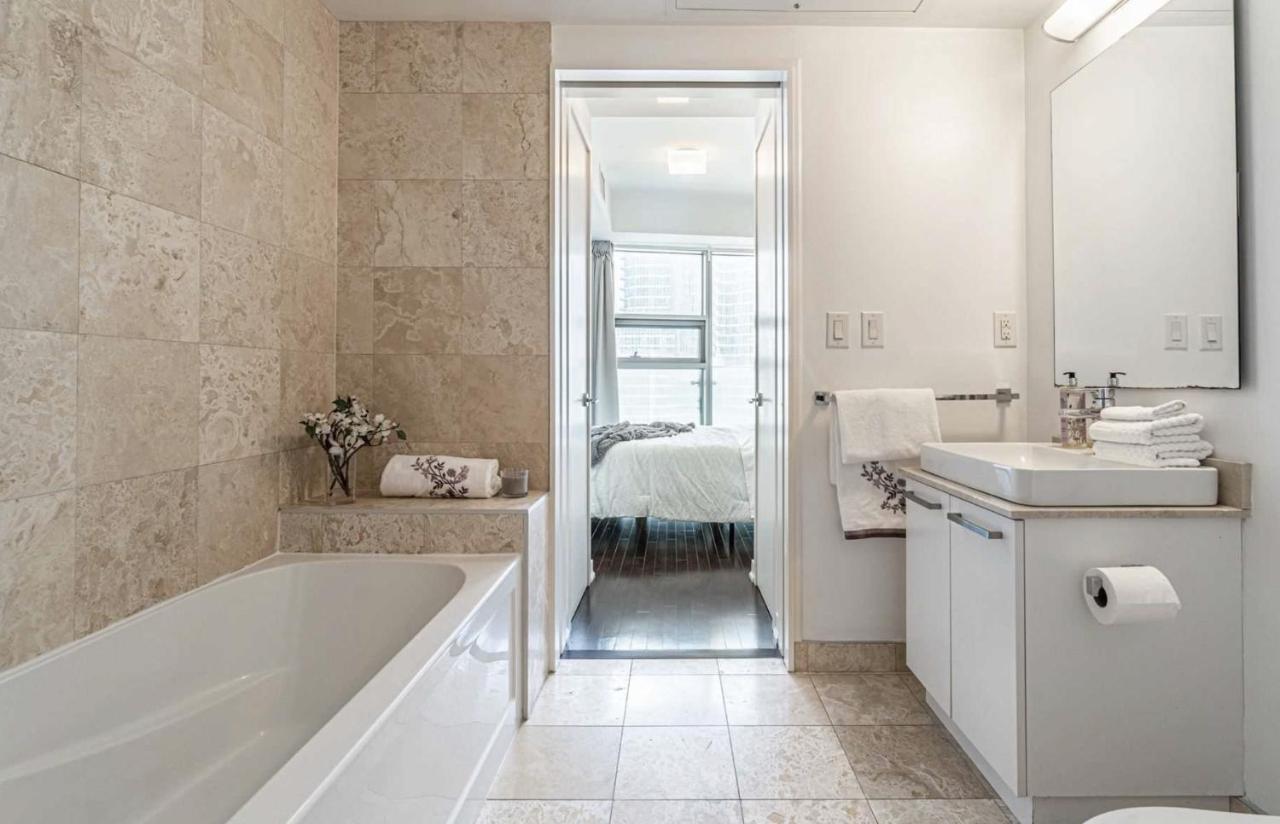 Central Condo In The Heart Of Toronto Exteriér fotografie